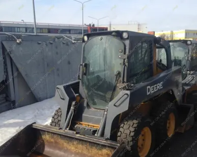 фото Аренда мини-погрузчика John Deere 318D, Москва