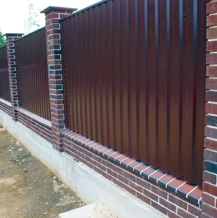 Фото №0 Забор из профнастила «под ключ»