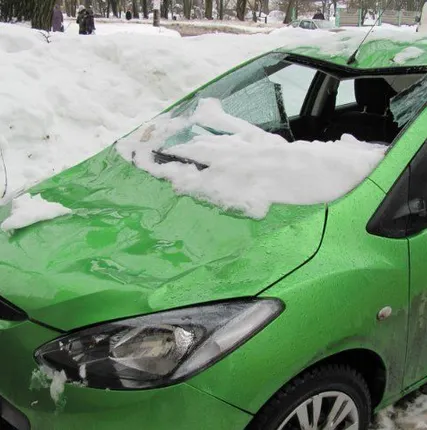 Фото №0 Уборка крыши от снега и наледи