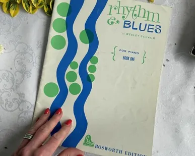 фото Книга альбом с нотами Ритм и блюз на английском языке