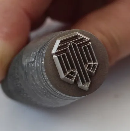 Фото №0 Изготовление Ударных клейм сварщика и с логотипом компании.