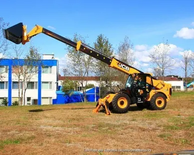 фото Аренда телескопического погрузчика JLG JCB LOADALL 540-170 с оператором
