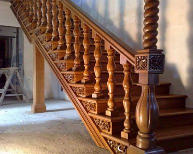 фото Деревянные балясины для лестницы