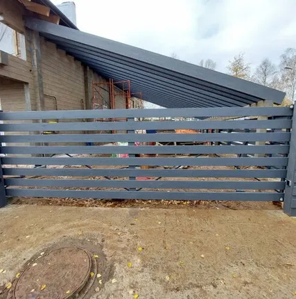 Фото №0 Откатные ворота из дерева