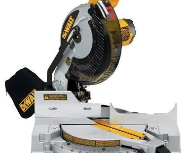 фото Торцовочная пила DeWalt DW713