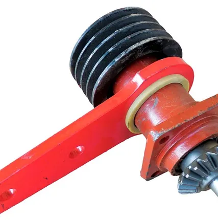 Фото №0 Приводной вал в сборе 8245-036-010-248 (с шестерней, шкивом, задней панелью) для Senox, Wirax, LISICKI