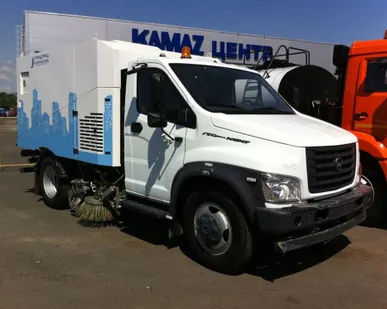 фото Пылесос КО-C41R1 на ГАЗ-C41R13 вакуумная подметально-уборочная