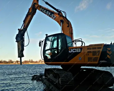 фото Аренда гусеничного экскаватора JCB JS 220, Санкт-Петербург