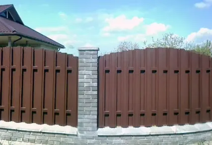 Фото №0 металлический штакетник, евроштакетник, забор из профнастила