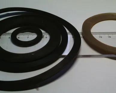 фото Фторопластовые кольца.