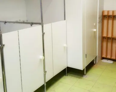 фото Туалетная кабинка для детских садов