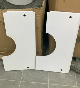 фото Крышка от пыли Калета белая