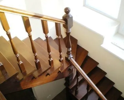 Фото №0 Лестницы деревянные