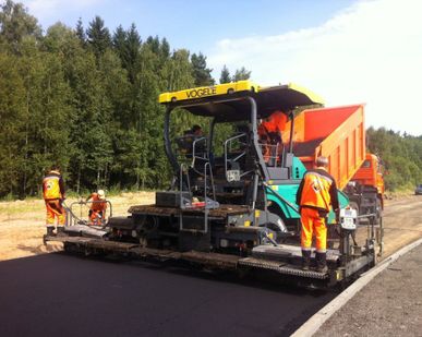 фото Услуги асфальтоукладчика XCMG RP452