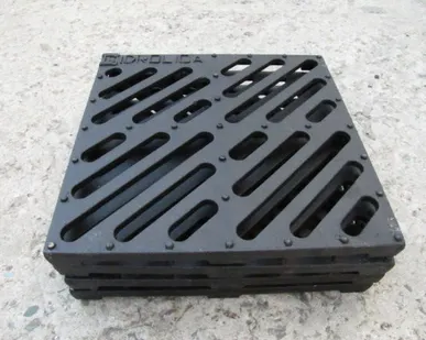 фото Решетка чугунная водоприемная к дождеприемнику пластиковому