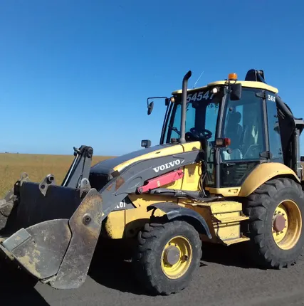 Фото №0 Уборка снега современными тракторами