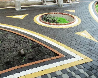 фото Укладка тротуарной плитки