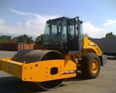 фото Аренда дорожного катка XCMG XS142