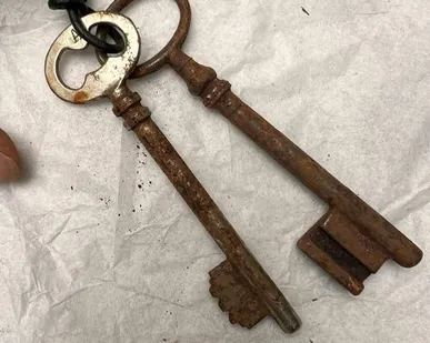 фото Ключ старинный металл 11 см набор 2 шт.