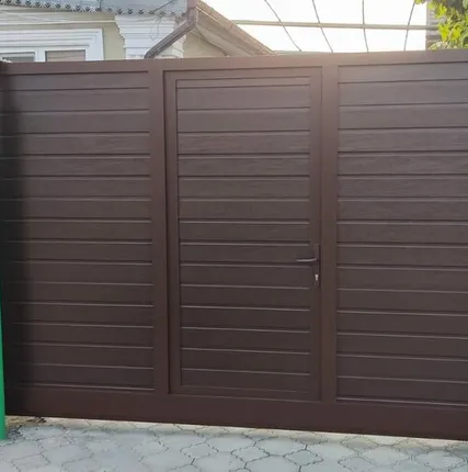 Фото №0 Откатные ворота со встроенной калиткой