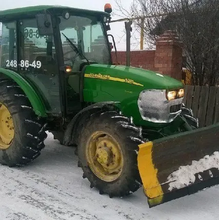 Фото №0 Аренда трактора с дорожной щеткой
