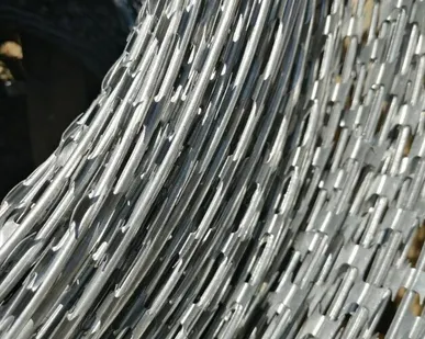 фото Колючая проволока Свердловская область