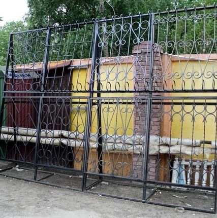 Фото №0 Установка решеток на окна и двери