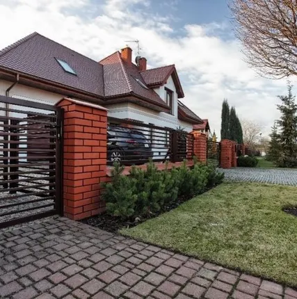 Фото №0 Установка забора для коттеджа