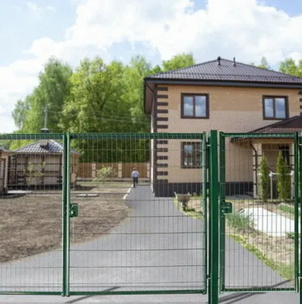 Фото №0 Ворота распашные из 3D сетки Medium с замком