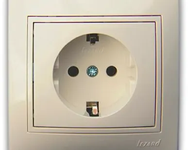 фото Розетка 1-м СП Мира с/з керам. крем/крем.