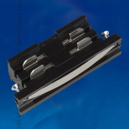 Фото №0 UBX-A11 BLACK 1 POLYBAG Соединитель для шинопроводов прямой внутренний. Трехфазный. Цвет — черный. Упаковка — полиэтиленовый пакет.
