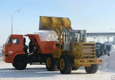 фото Чистка территории от снега