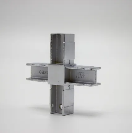 Фото №0 Соединитель 4-х труб плоскостной 20*20мм, хром