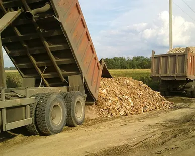 фото Бой кирпича. Доставка и самовывоз . продаем от 1 тонны и болие .