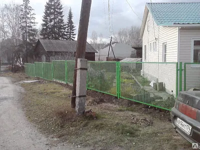 Фото №0 Забор из сетки (полимер,цинк) в рамке из уголка 40*40 с распоркой 1,5*2,5м