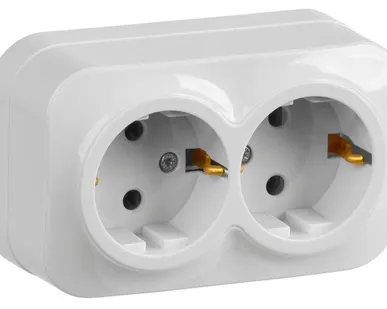 фото Розетка 2-м ОП GLORY РС22-3-ХБ 16А с заземл. бел. IEK ERH21-K01-16