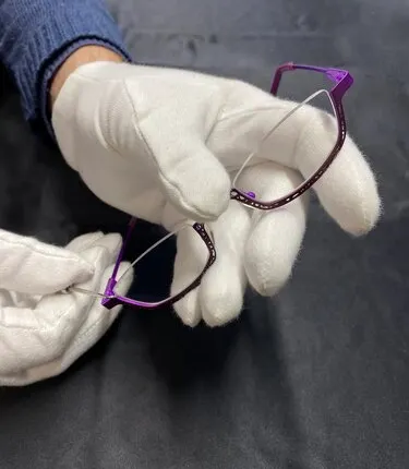 Фото №0 Установка линз в ободковую, полуободковую оправу заказчика