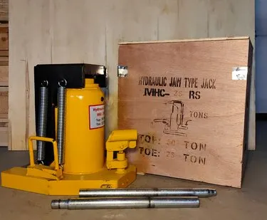 фото Домкрат с низким подхватом на 25/50 тонн