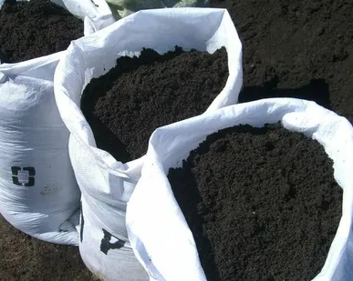 фото Чернозем в мешках