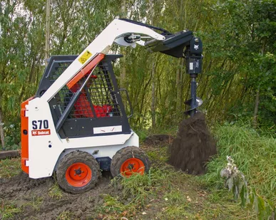 фото Аренда минипогрузчика с ямобуром