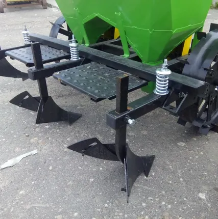 Фото №2 Картофелесажалка 2-рядная с увеличенным бункером