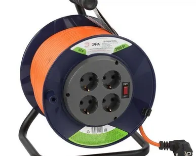 фото Удлинитель силовой RPx-4es-3x1.5-40m на пластик. катушке с/з 4 гнезда 40м ПВС 3х1.5 Эра Б0046836
