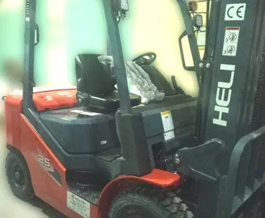 фото Автопогрузчик бензиновый HELI CPAD25NH.SS.SC