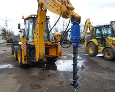 фото Работа ямобуром