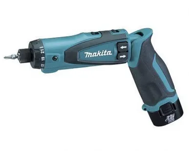 фото Аккумуляторная отвертка Makita DF 010 DSE