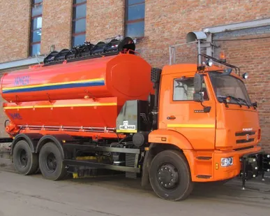 фото Поливомоечная КО-823 на шасси КАМАЗ-65115-3082-23