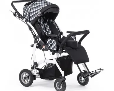 фото Кресло - коляска для детей - инвалидов JUNIOR PLUS размер 3, пневмо (Зеленый)