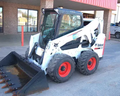 фото Аренда минипогрузчика BobCat S650