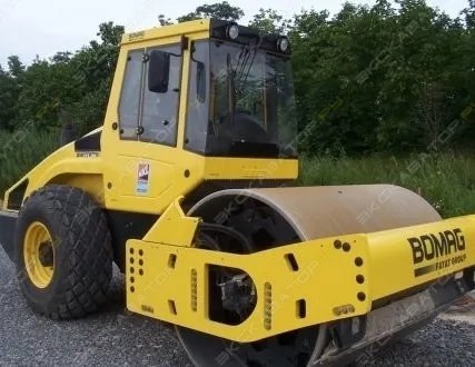 Фото №0 Аренда дорожного катка Bomag BW 213 D-4, Королев