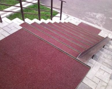фото Укладка спортивного покрытия